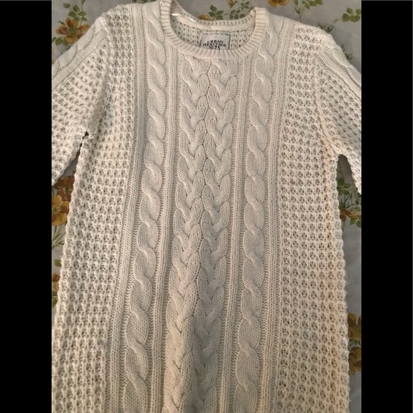 Revamped Urban Heritage Sweater - Picture 6 of 16